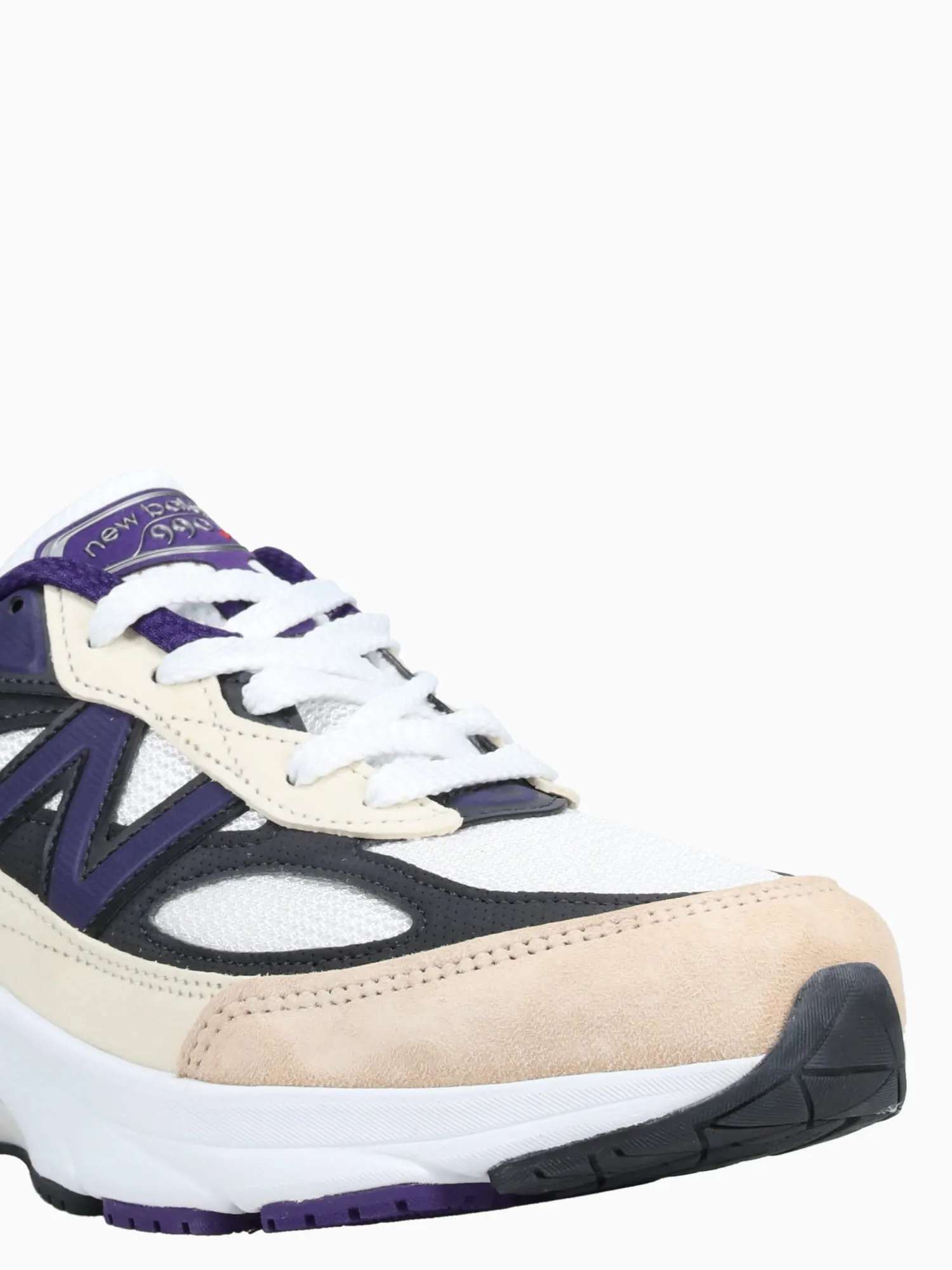 990v6 Wht Blk plum