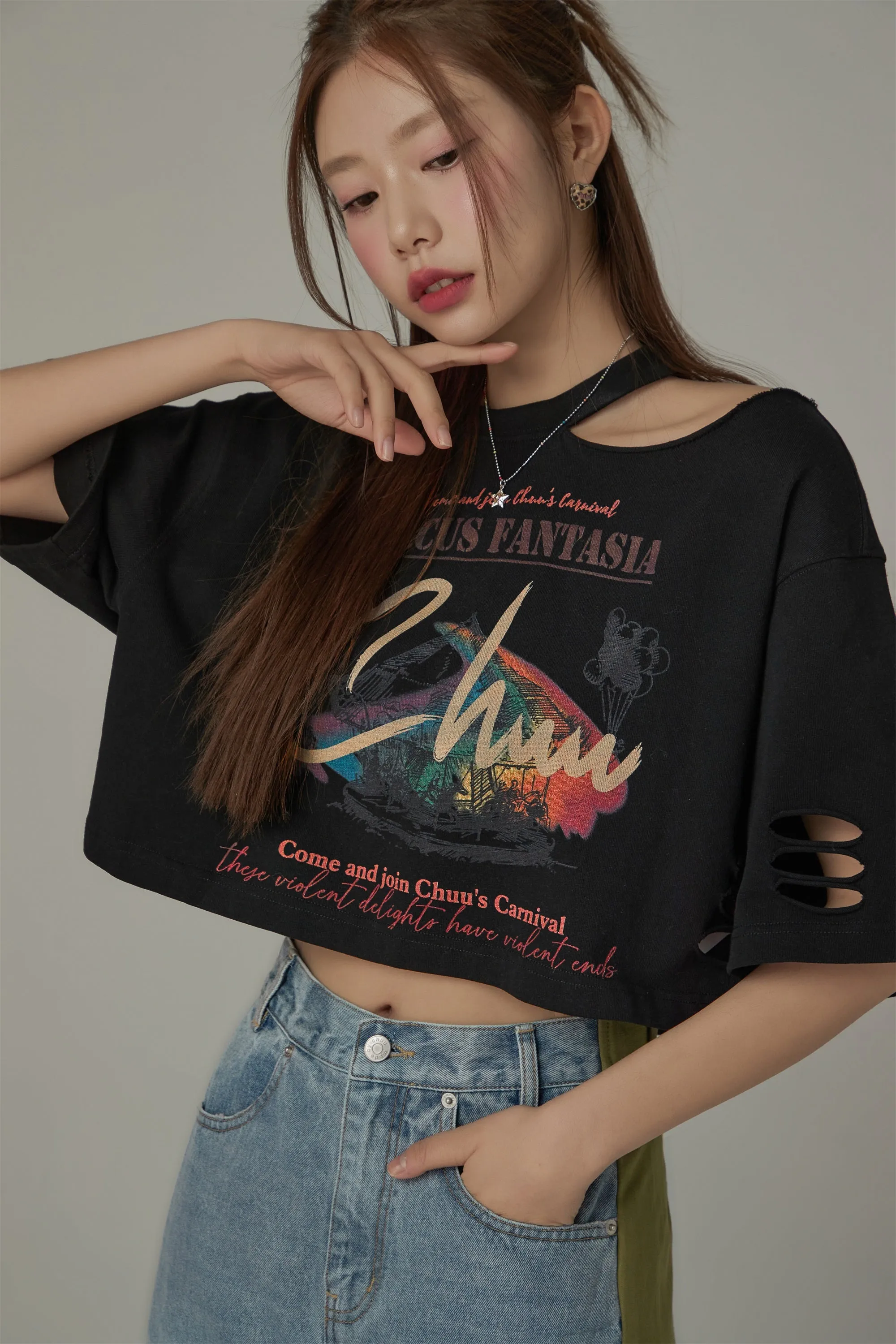 Chuu Carnival Slit Cropped T-Shirt