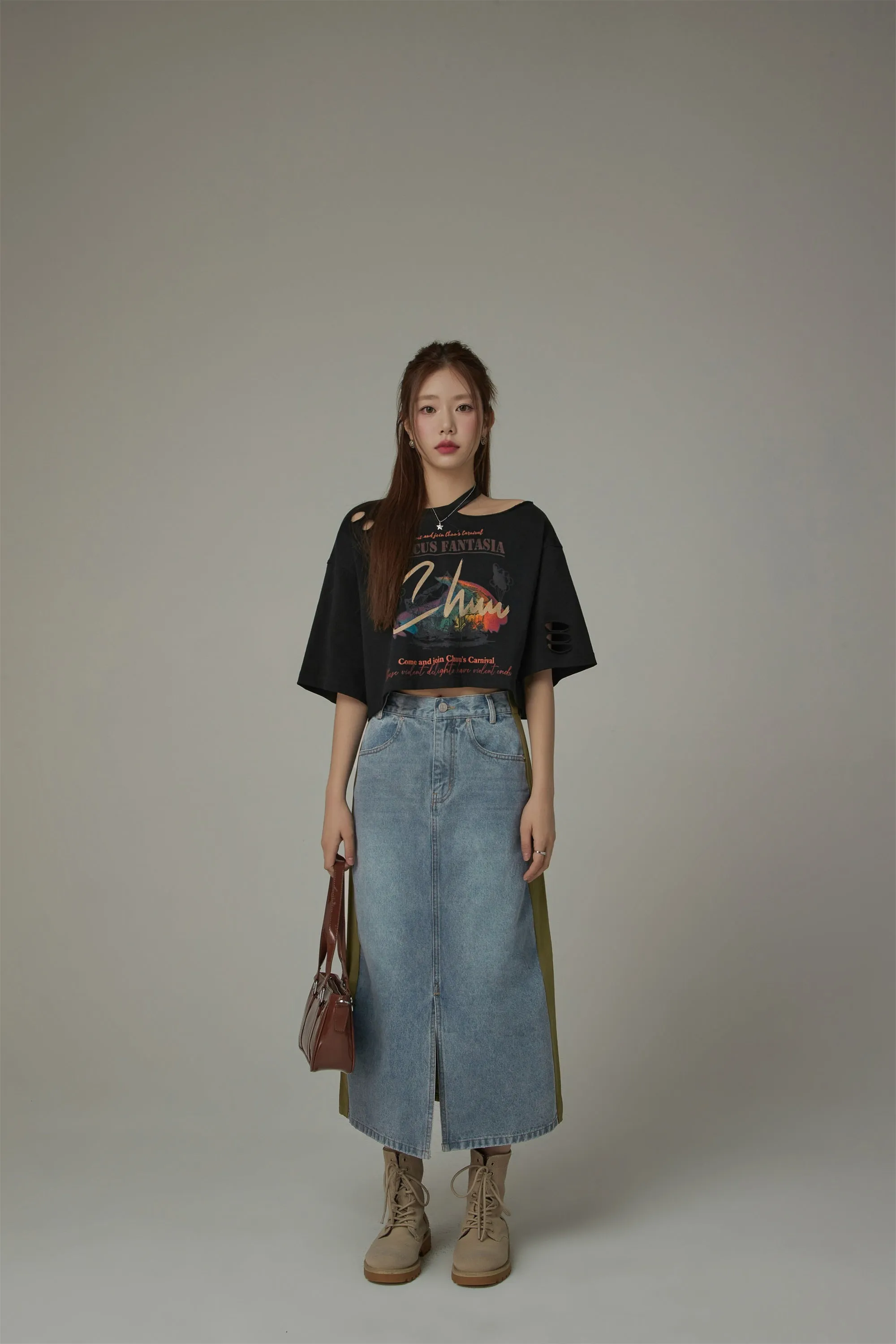 Chuu Carnival Slit Cropped T-Shirt