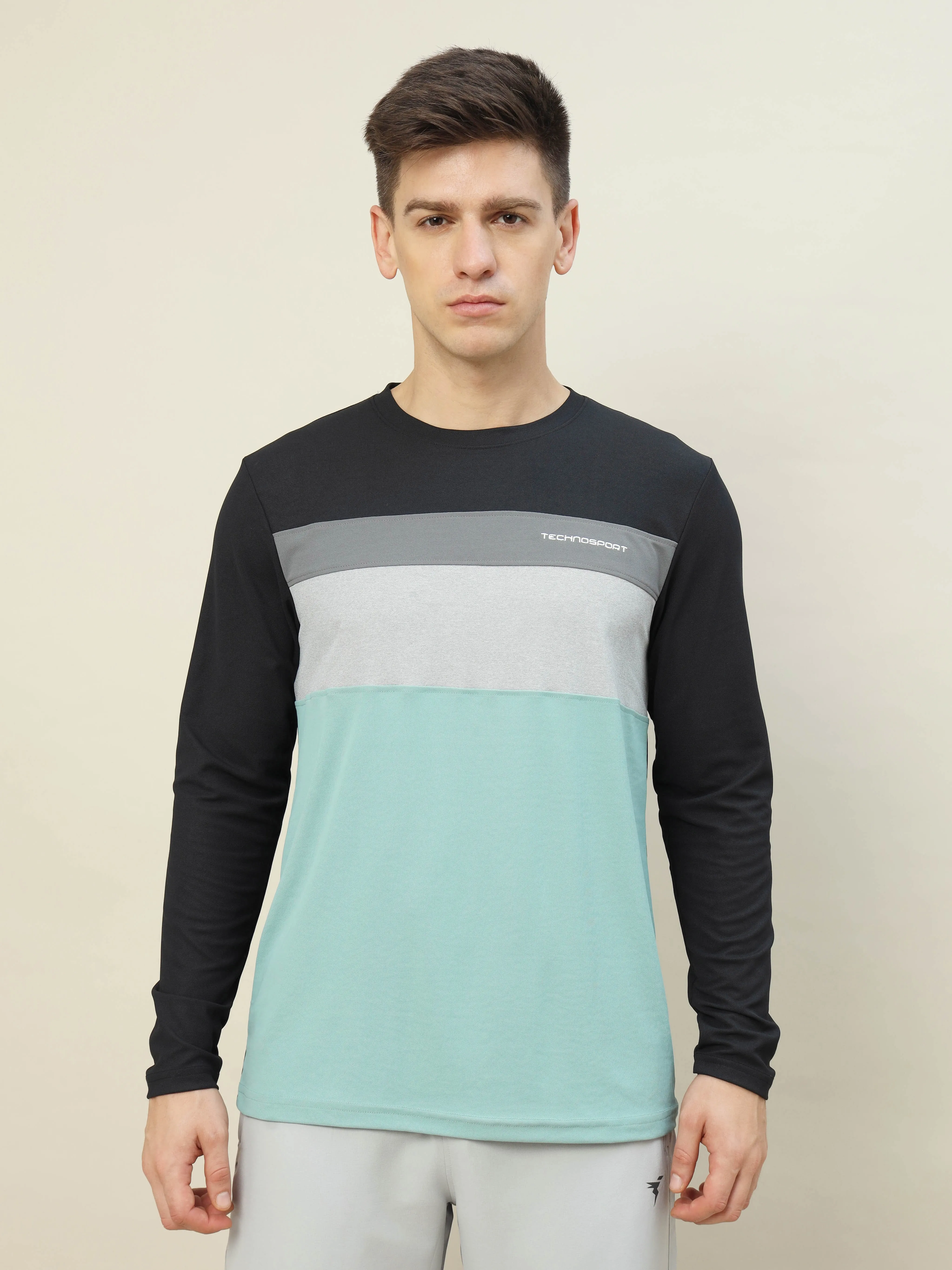 Men Colorblock Slim Fit T-shirt with MATPIQ