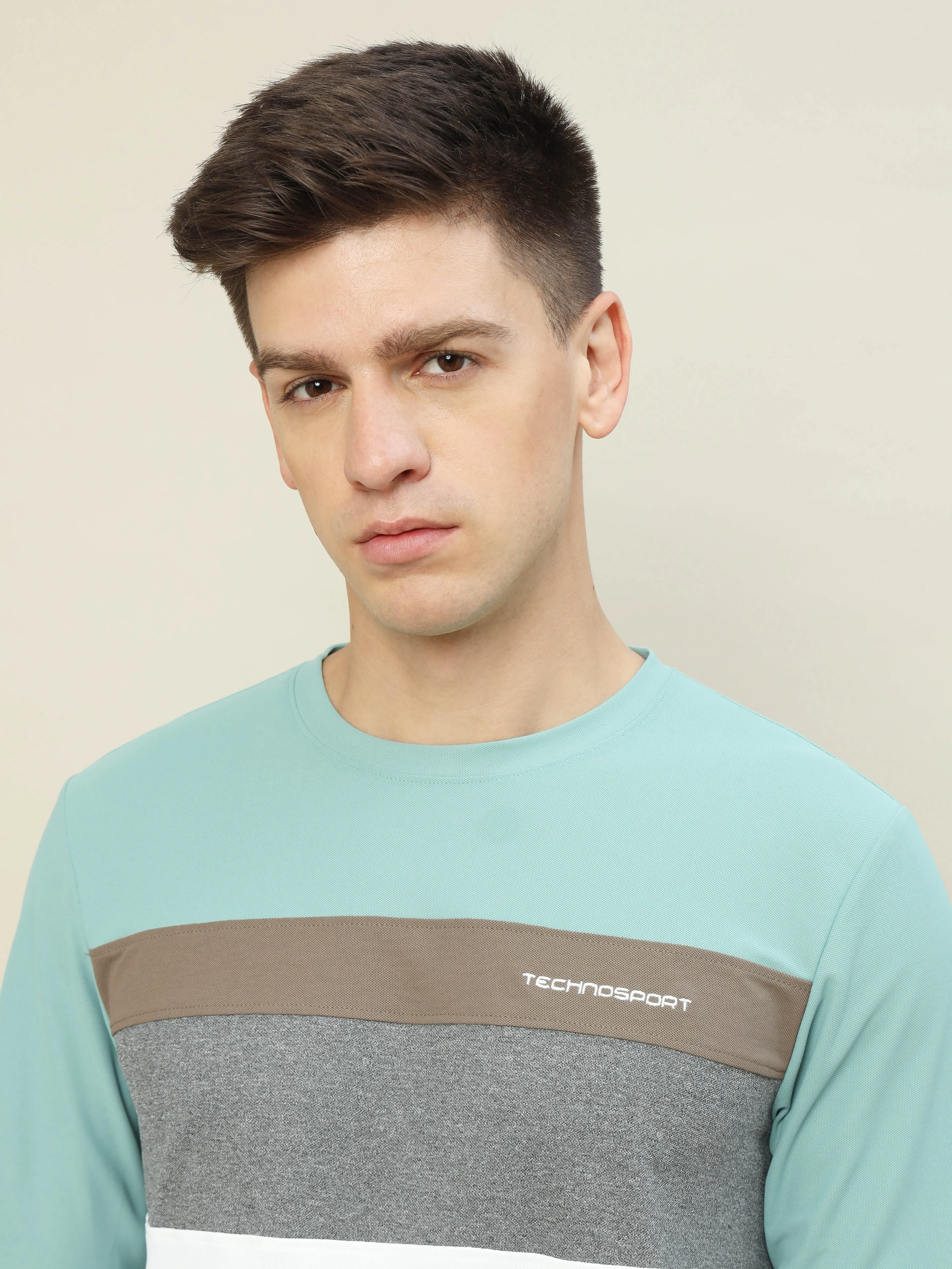 Men Colorblock Slim Fit T-shirt with MATPIQ